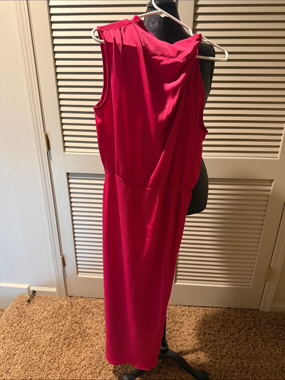 Sleek Sleeveless Pink Midi Dress with Gathered Waist